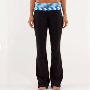 Lululemon groove pants size 6